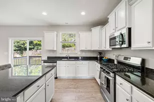 32 Clear Spring Ln, Fredericksburg, VA 22405 - Photo 9