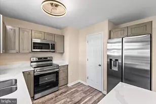 103 Barrows Ct, Fredericksburg, VA 22406 - Photo 5