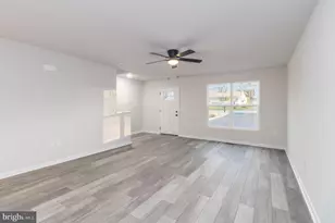 1194 Holly St, Fredericksburg, VA 22405 - Photo 7