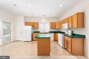 7 Dayton Cir, Fredericksburg, VA 22406 - Photo 3