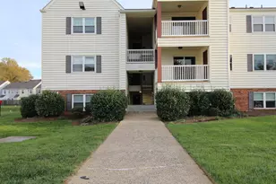 102 Chesterfield Ln, Stafford, VA 22556 - Photo 1