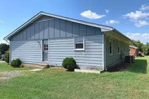 1807 Meadow Dr, Fredericksburg, VA 22405 - Photo 1