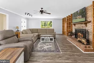 1015 Bailey Ct, Stafford, VA 22556 - Photo 9