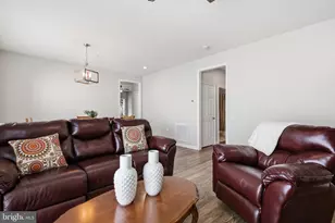 153 Smithfield Way, Fredericksburg, VA 22406 - Photo 5