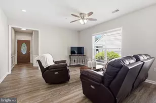 153 Smithfield Way, Fredericksburg, VA 22406 - Photo 5