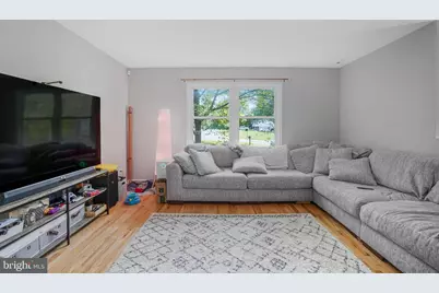 1703 Sherwood Dr, Fredericksburg, VA 22405 - Photo 5