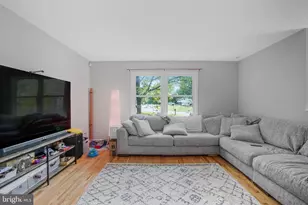 1703 Sherwood Dr, Fredericksburg, VA 22405 - Photo 5