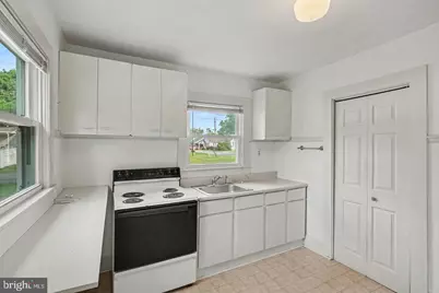 302 E Chatham Street, Fredericksburg, VA 22405 - Photo 5