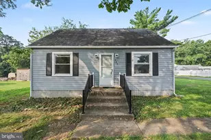 302 E Chatham St, Fredericksburg, VA 22405 - Photo 1