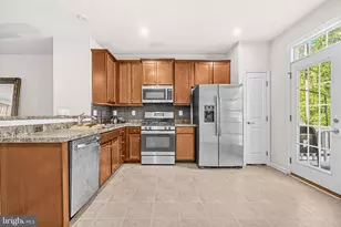 704 River Crest Way, Fredericksburg, VA 22405 - Photo 7