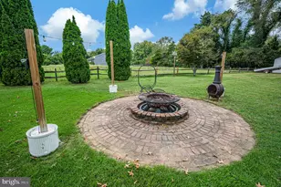546 Marlborough Point Rd, Stafford, VA 22554 - Photo 9