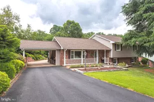 305 Ridgemore St, Fredericksburg, VA 22405 - Photo 3