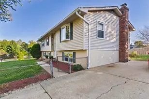 300 Oak Grove Ln, Stafford, VA 22556 - Photo 3