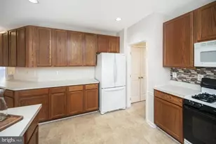 39 Walt Whitman Blvd, Stafford, VA 22556 - Photo 11