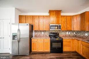 204 Spring Park Ln, Fredericksburg, VA 22405 - Photo 17