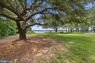 1242 N Inlynnview Rd, Virginia Beach, VA 23454 - Photo 45