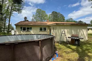 558 Shorewood Dr, Colonial Beach, VA 22443 - Photo 19