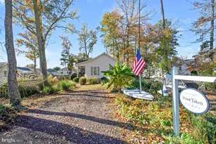 1407 Lossing Ave, Colonial Beach, VA 22443 - Photo 1