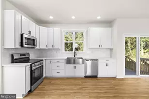 715 Lakeview Dr, Colonial Beach, VA 22443 - Photo 9