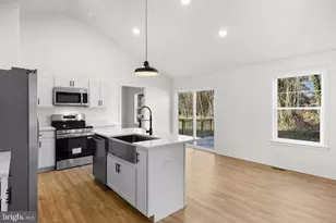 749 Lakeview Dr, Colonial Beach, VA 22443 - Photo 13