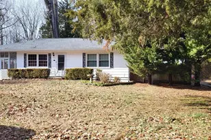 227 7th St, Colonial Beach, VA 22443 - Photo 3