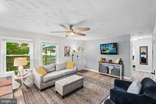 412 Marshall Ave, Colonial Beach, VA 22443 - Photo 9