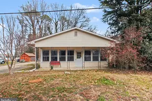 1228 Holly Vista Dr, Colonial Beach, VA 22443 - Photo 1