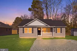 826 S Glebe Rd, Montross, VA 22520 - Photo 1