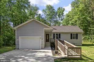 22 Pinewood Ln, Colonial Beach, VA 22443 - Photo 3