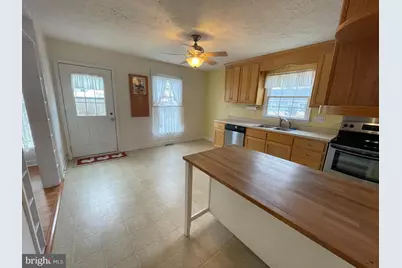 588 Wakefield Drive, Colonial Beach, VA 22443 - Photo 5