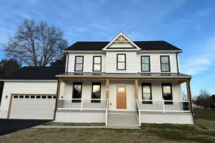 43 Lee St, Montross, VA 22520 - Photo 1