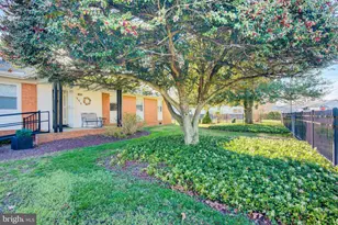 946 Bryant Ave, Colonial Beach, VA 22443 - Photo 3
