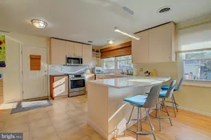 946 Bryant Ave, Colonial Beach, VA 22443 - Photo 17