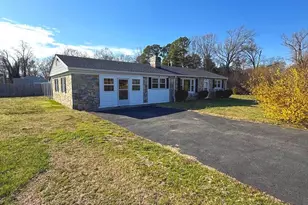 1697 Monroe Bay Cir, Colonial Beach, VA 22443 - Photo 3