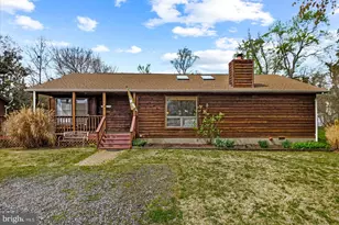 121 11th Street S, Colonial Beach, VA 22443 - Photo 1
