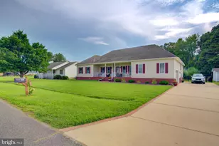 3003 Riverview Dr, Colonial Beach, VA 22443 - Photo 1
