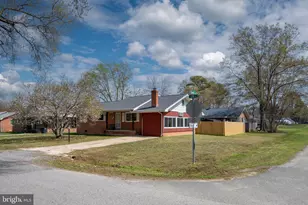 160 12th St, Colonial Beach, VA 22443 - Photo 5