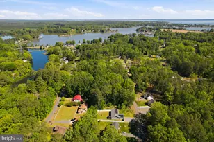 283 Shorewood Dr, Colonial Beach, VA 22443 - Photo 37