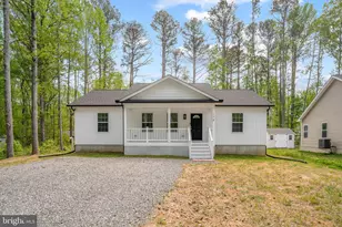 174 Shorewood Dr, Colonial Beach, VA 22443 - Photo 3