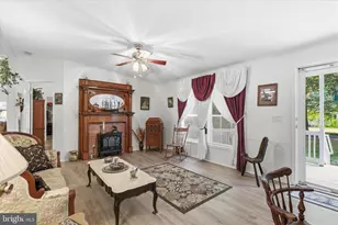 144 Stratford Cir, Colonial Beach, VA 22443 - Photo 9