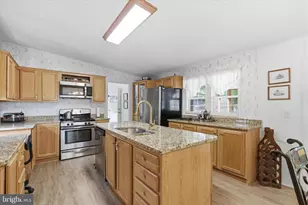 144 Stratford Cir, Colonial Beach, VA 22443 - Photo 11