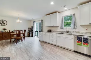 32 Placid Rd, Colonial Beach, VA 22443 - Photo 9