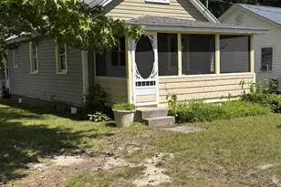 13 10th St, Colonial Beach, VA 22443 - Photo 1