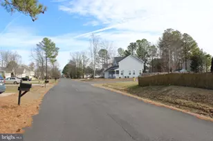 211 Dogwood Ave, Colonial Beach, VA 22443 - Photo 15