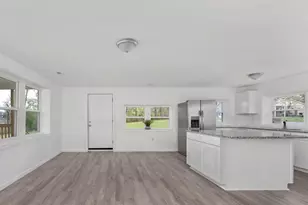 1058 Shore Dr, Colonial Beach, VA 22443 - Photo 13