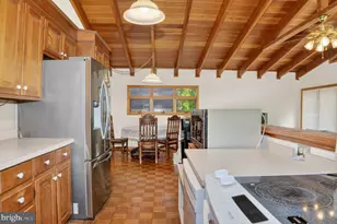 38 4th St, Colonial Beach, VA 22443 - Photo 9