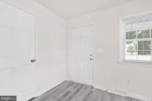 333 Santa Maria Ave, Colonial Beach, VA 22443 - Photo 5