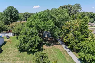 227 Dale Dr, Colonial Beach, VA 22443 - Photo 3
