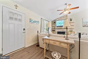305 Cedar Ln, Colonial Beach, VA 22443 - Photo 5