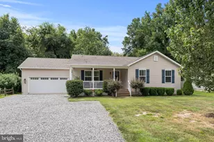 305 Cedar Ln, Colonial Beach, VA 22443 - Photo 3